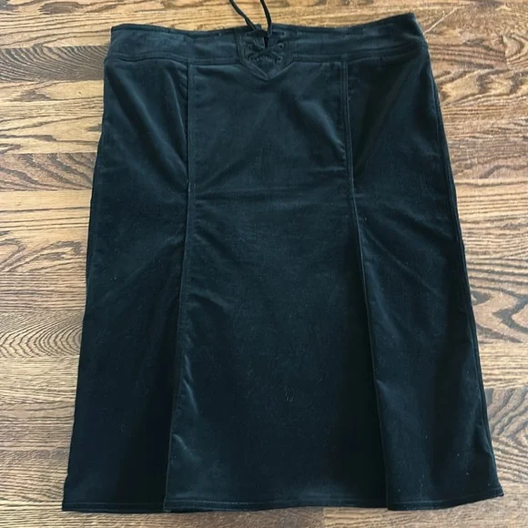 Gucci Black Velvet Pencil Skirt with Lace Up Detail at Back Size 46 US 10-12 - Picture 5 of 16